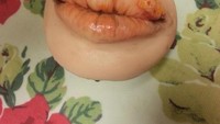 Cupcakes dengan topping foundant ini bukan dibuat bentuk bibir seksi. Melainkan bibir manusia yang sedang panas dalam alias ada infeksi. Terlihat cukup menjijikan ya? (Foto: Istimewa)
