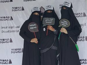 6  Momen Wanita Bercadar yang Jadi Sorotan di 2017