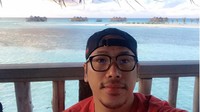 Sammy pun terlihat menikmati pulau tersebut. (Foto: Sammy Simorangkir dan Viviane (Instagram Sammy)
