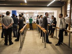 Menengok Kantin Mewah Facebook yang Menyimpan Kisah Sedih