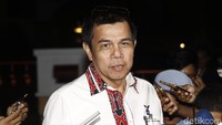 Hinca Panjaitan juga datang ke kediaman SBY.