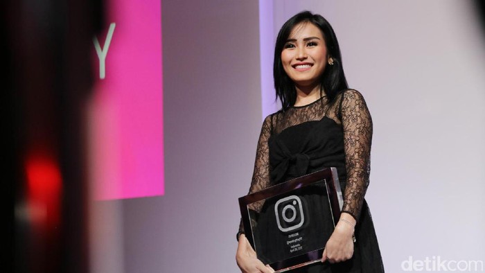 Ayu Ting Ting Soal Nikah Lagi, Sarita Pergoki Suami dengan Jennifer Dunn