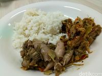 Keduanya sedap dimakan dengan nasi hangat.