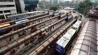 Terlihat tidak banyak bus yang masuk terminal.