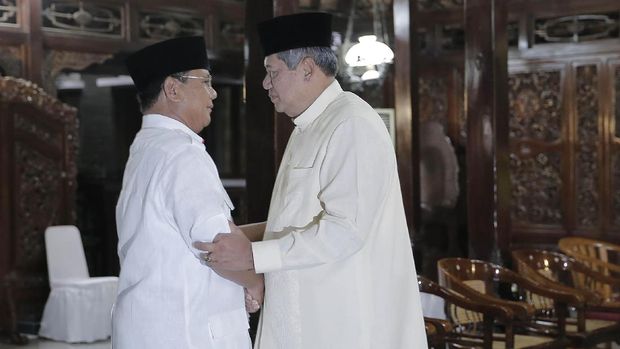 Prabowo bertemu SBY di Cikeas pada 4 Juli 2014 / 