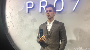 Kedua ponsel ini mulai dipasarkan Agustus mendatang di China.  Pro 7 dan Pro 7 Plus baru akan dijual resmi di China pada 5 Agustus mendatang. (Foto: Elizabeth Elza Astari Retaduari/detikINET)