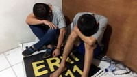 Petugas mengamankan tiga pelaku penyelundupan sabu. Satu orang WNA asal Taiwan diketahui bernama Khe Huan Hong tewas ditembak karena melawan saat diamankan.