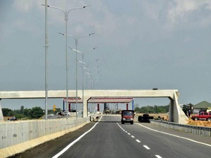 Panduan Jarak Aman dengan Mobil Depan Saat Menyetir