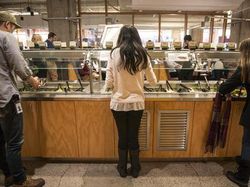 Menengok Kantin Mewah Facebook yang Menyimpan Kisah Sedih