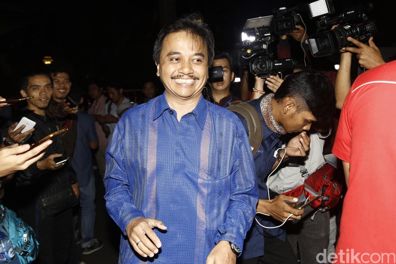 Dilarang Bicara Oleh SBY, Roy Suryo Pamit Tugas DPR ke Luar Negeri Dilarang Bicara Oleh SBY, Roy Suryo Pamit Tugas DPR ke Luar Negeri