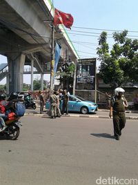 Antisipasi Keributan, Sejumlah Bendera Ormas di Jaksel Diturunkan