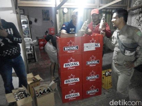 Miras dijual di warung-warung dirazia/