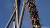 Shambala memiliki ketinggi 78 meter dengan kecepatan 134 km/jam. REUTERS/Albert Gea.