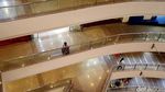 Foto : Mal Makin Banyak, Sinar Blok M Plaza Makin Redup