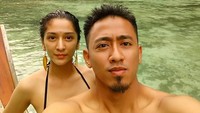 Fanny menikmati liburan bersama sang suami ke Phi Phi Island Thailand. Dok. Instagram/fannyghassani