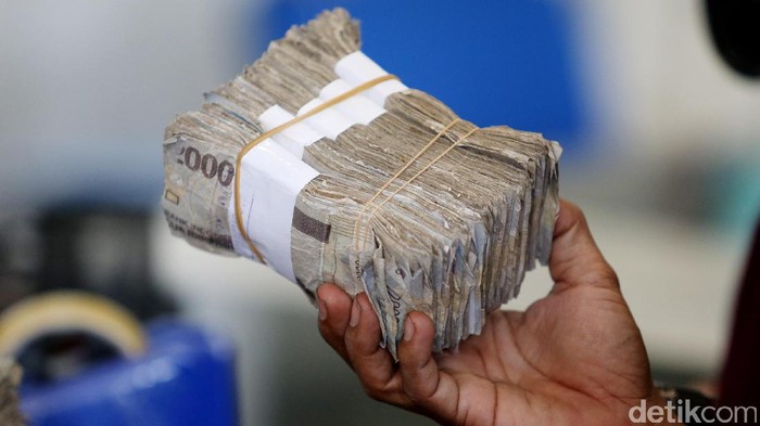 Uang lusuh, robek, rusak atau tidak layak edar bisa ditukar dengan uang baru di Bank Indonesia. Ini penampakan uang lusuh yang bisa ditukarkan.