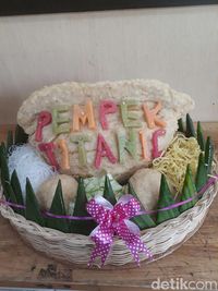 Pempek Titanic super besar.