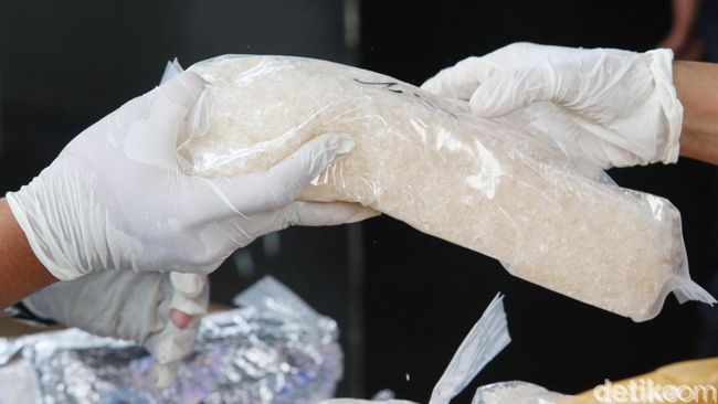 Polda Riau Tangkap Bripka Alex, Ternyata Pemilik 1 Kg Sabu di Dumai