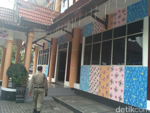Seluruh kantor pemerintahan di Situbondo dicat motif batik/