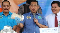 Kepala BNN Komjen Budi Waseso (Buwas) menunjukkan barang bukti sabu.