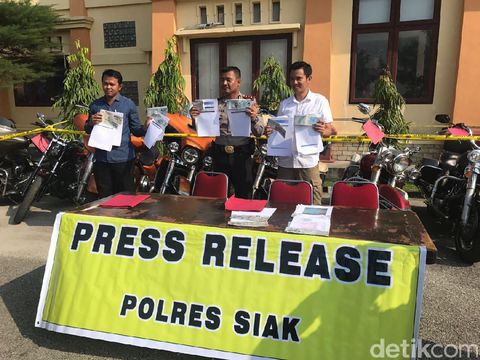 11 sepeda motor Harley Davidson dan 1 Ducati berdokumen palsu disita polisi.