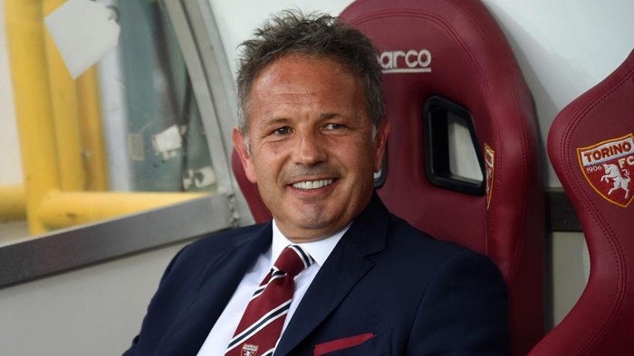 TURIN, ITALY - MAY 28:  Head Coach of FC Torino Sinisa Mihajlovic looks during the Serie A match between FC Torino and US Sassuolo at Stadio Olimpico di Torino on May 28, 2017 in Turin, Italy.  (Photo by Pier Marco Tacca/Getty Images)