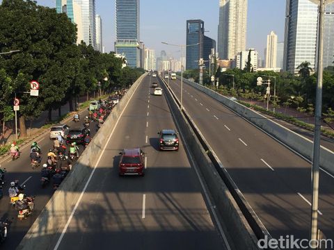 Kondisi lalu lintas JLNT Casablanca, Kamis (27/7/2017) pukul 07.30 WIB