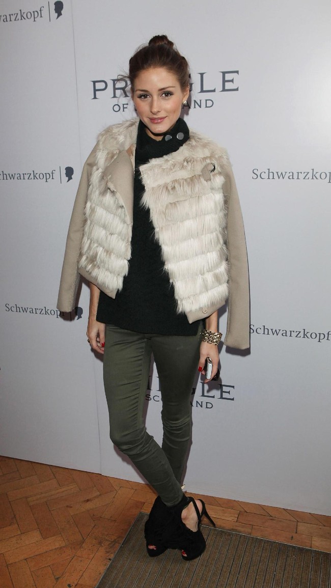 Olivia Palermo attends the Pringle Of Scotland Show at London Fashion Week Autumn/Winter 2011 at One Marylebone  on February 21, 2011 in London, England.  (Photo by Tim Whitby/Getty Images)
