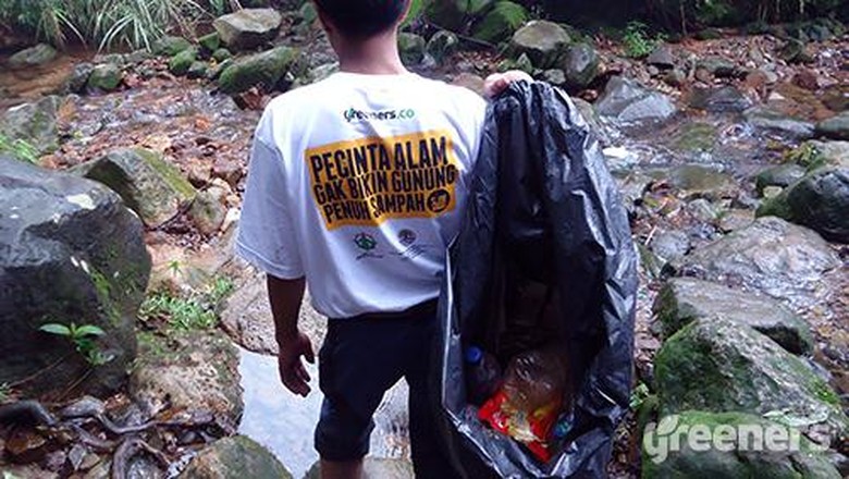 Kegiatan komunitas Sapu Gunung Indonesia (dok. Sapu Gunung Indonesia) Kegiatan komunitas Sapu Gunung Indonesia (dok. Sapu Gunung Indonesia)