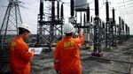 Petugas PLN Lakukan Pemeliharaan GIS Alam Sutera