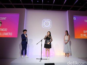 Punya Follower Banyak, Ayu Ting Ting Raih Penghargaan dari Instagram