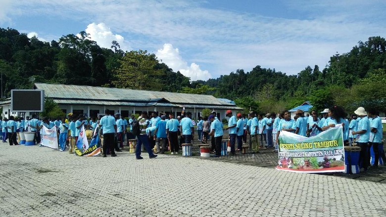 Foto: Peserta Suling Tambur Festival di Raja Ampat (Jabbar/detikTravel) Foto: Peserta Suling Tambur Festival di Raja Ampat (Jabbar/detikTravel)