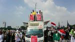 Foto: Protes Perppu Ormas, Massa Aksi 287 Padati Silang Monas