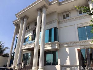 First Travel Beri Laporan Lanjutan ke OJK Bulan Depan