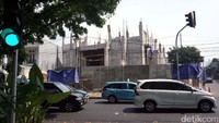 Terkait pemberian izin IMB, kewenangan tersebut berada di tangan PTSP. Rachman Haryanto/detikcom.