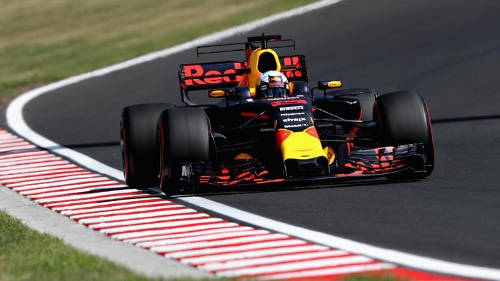 Ricciardo Kuasai Latihan Bebas Kedua