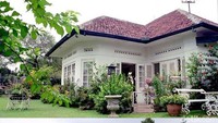 Kepemilikan rumah sudah banyak berpindah tangan sejak dibeli dari pemilik asli yang bernama Sari Shudiono. Rumah ini dibongkar sejak 2011 lalu.(Istimewa).