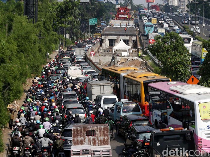 Jakarta Bukan Termacet di Dunia, tapi Paling Doyan Ngerem