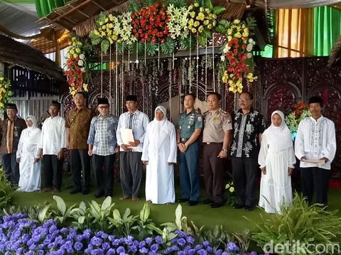 Bupati Anas 'Mantu' 112 pasutri di Banyuwangi/