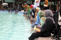 Weekend Ini Berendamlah Di Kolam Air Panas Gunung Papandayan