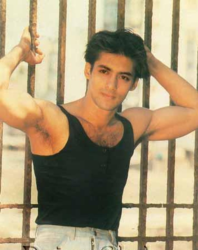 Berusia 51 tahun, Salman Khan menurut CNN adalah salah satu aktor besar Bollywood. Bintang film Bodyguard itu sudah mampu tampil memesona sejak remaja. Foto: Istimewa