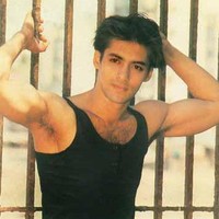 Berusia 51 tahun, Salman Khan menurut CNN adalah salah satu aktor besar Bollywood. Bintang film Bodyguard itu sudah mampu tampil memesona sejak remaja. Foto: Istimewa