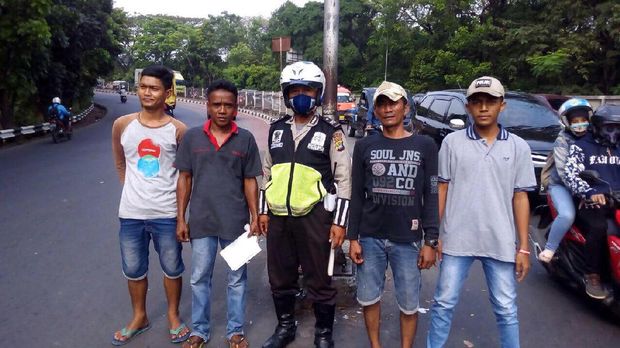 41 'Pak Ogah' telah dibina polisi.