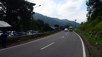 Dibangunnya Jalan Pansela ini bertujuan untuk mengurangi kesenjangan dengan kawasan Pantai Utara Jawa (Pantura) yang lebih maju, mengikuti perencanaan dan pemrograman dalam Wilayah Pengembangan Strategis (WPS) 12 Yogyakarta – Prigi – Blitar – Malang untuk mendukung kawasan-kawasan produktif, khususnya pariwisata, perkebunan dan industri maritim. Pool/dok. PUPR.