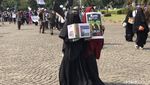 Foto: Ibu-ibu hingga Balita Ikut Aksi Tolak Perppu