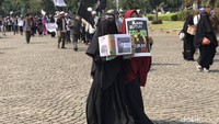 Aksi 287 juga diikuti ibu-ibu (Foto: Mei Amelia/detikcom)