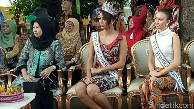 Banyuwangi Batik On Pedestrian Manfaatkan Trotoar Sebagai Catwalk
