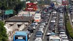 Ngeriiii! Macet Akibat Proyek Flyover Pancoran