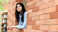 Senyuman manis selalu mengembang pada wajah Agatha Valerie (Foto: Noel/detikHOT)