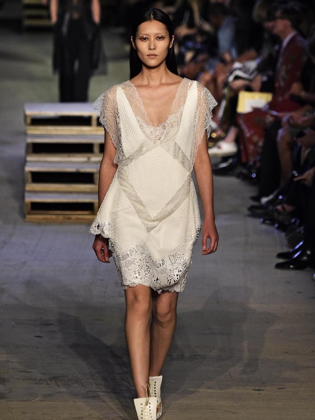 Liu Wen menjadi satu-satunya model Asia yang berhasil masuk dalam daftar ini. Ia mencetak penghasilan US$ 7 juta. (Foto: Getty Images)